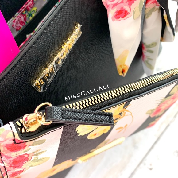 Betsey Johnson Black Tote Bag + Wristlet Set - Picture 5 of 9